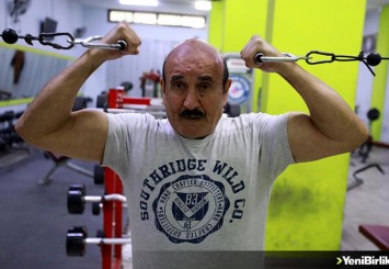 81 yaşında vücut geliştirme sporu yapan Filistinli Duveykat: Ruh yaşlanmaz