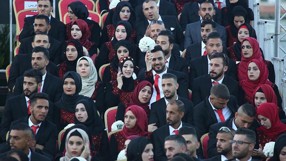Batı Şeria'da Filistinli 500 Çifte Toplu Düğün Töreni