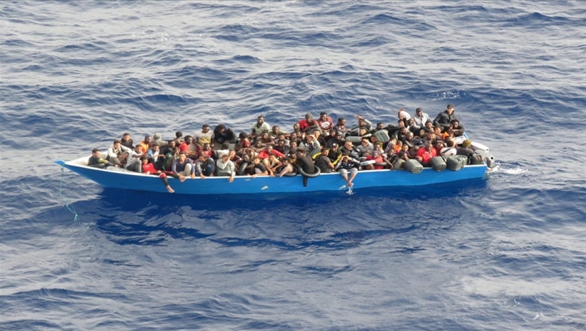 Tunus açıklarında 366 düzensiz göçmen kurtarıldı, 17 göçmenin ise cesedine ulaşıldı