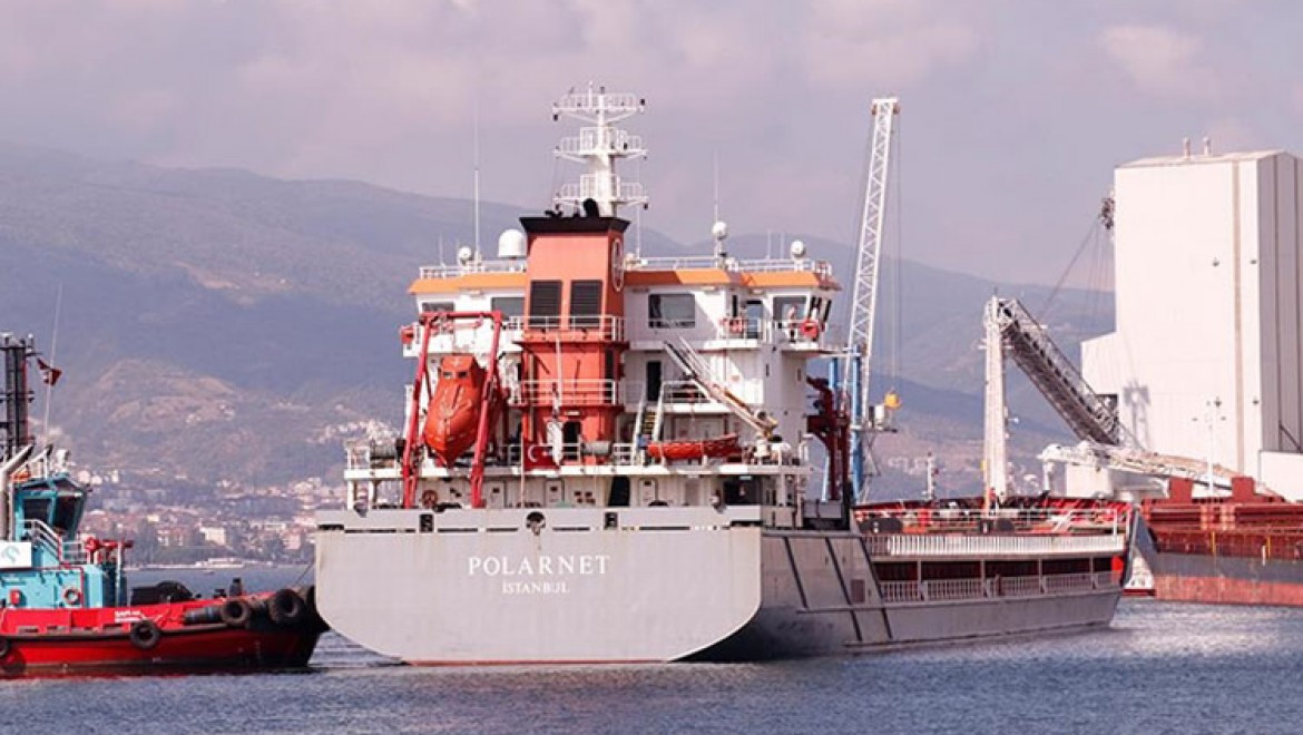 Ukrayna'dan gelen mısır yüklü gemi 'Polarnet' Derince Limanı'na ulaştı