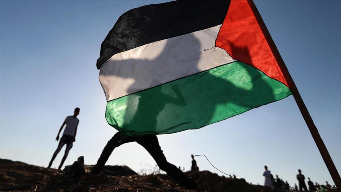Filistin BAE-İsrail normalleşme anlaşmasına tepki için Abu Dabi'deki büyükelçisini geri çekti