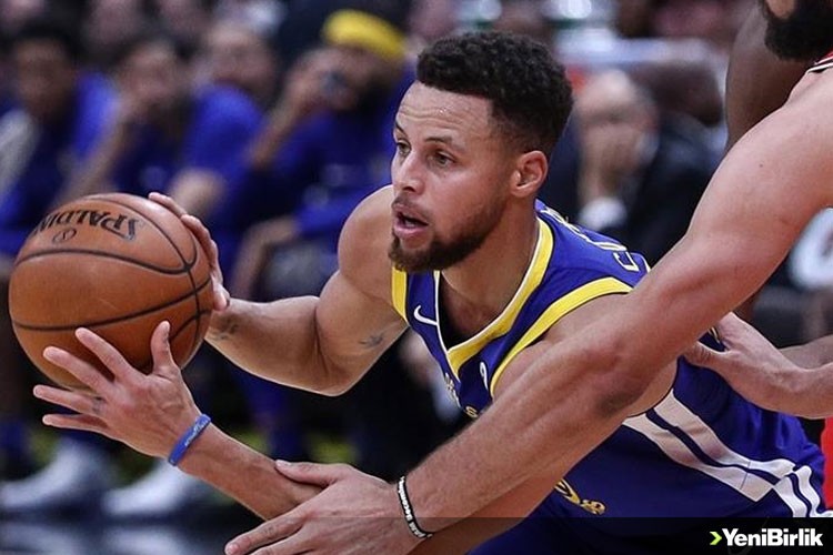 NBA'de Warriors, Rockets'ı Curry'nin son saniye basketiyle yendi