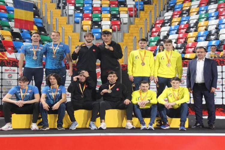 Milli atletler, Balkan Salon Şampiyonası'nda 18 madalya kazandı