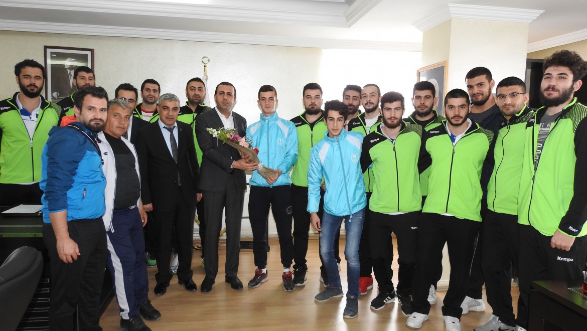 Başkan Bedirhanoğlu Sporcuları Ağırladı