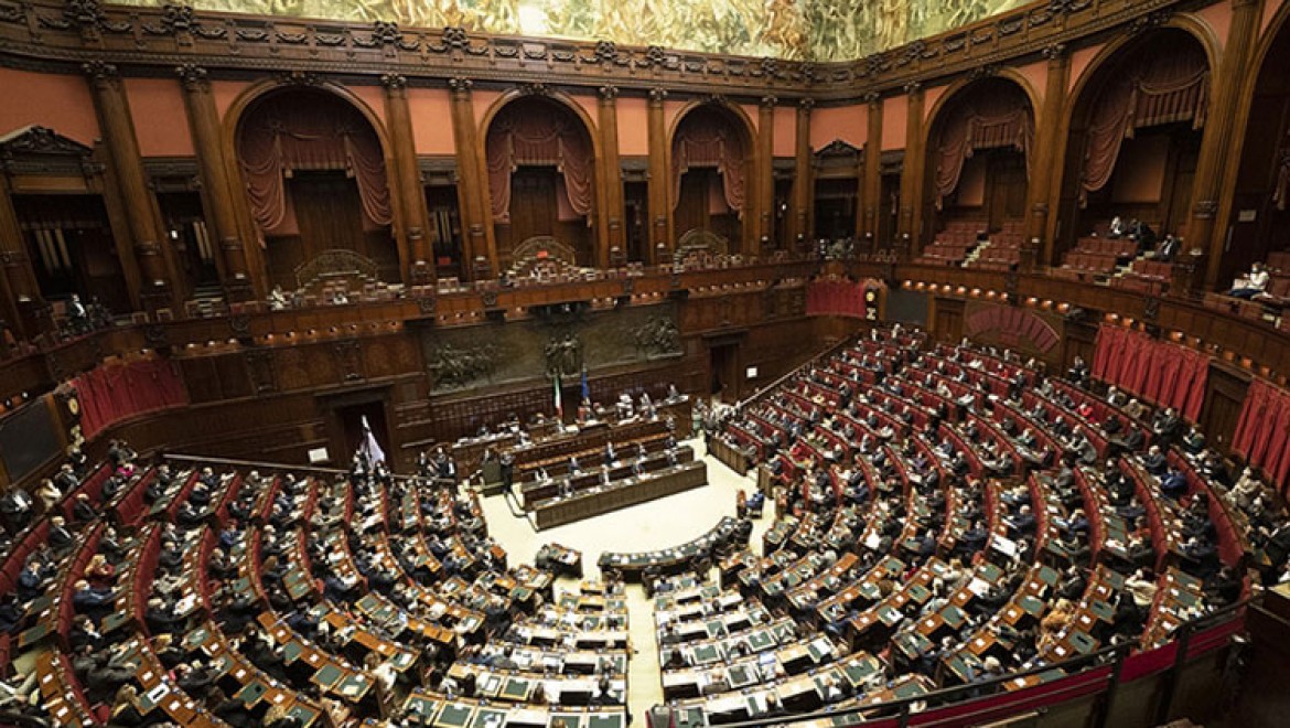 İtalya'da Başbakan Conte ve hükümeti, Temsilciler Meclisinden güvenoyu aldı