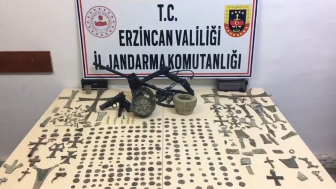 Erzincan'da tarihi eser operasyonu