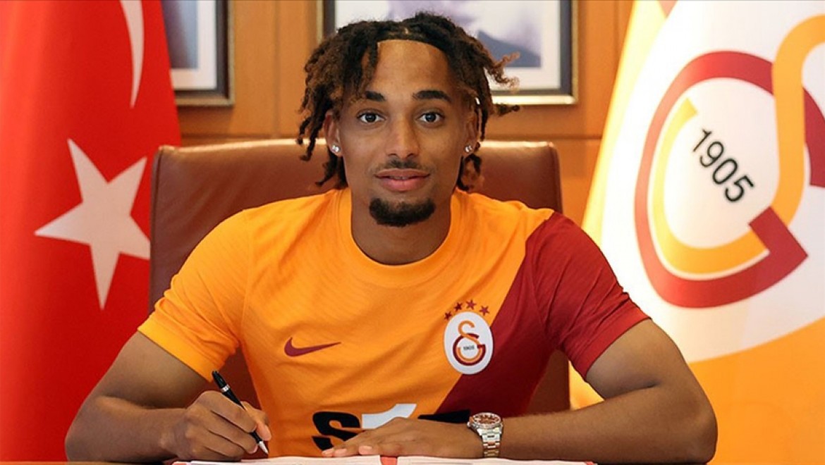 Galatasaray'ın yeni transferi Sacha Boey, sağlık kontrolünden geçti