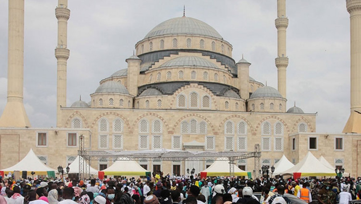Akra'da açılan Gana Milli Cami ve Külliyesi, Osmanlı mimarisiyle dikkati çekiyor