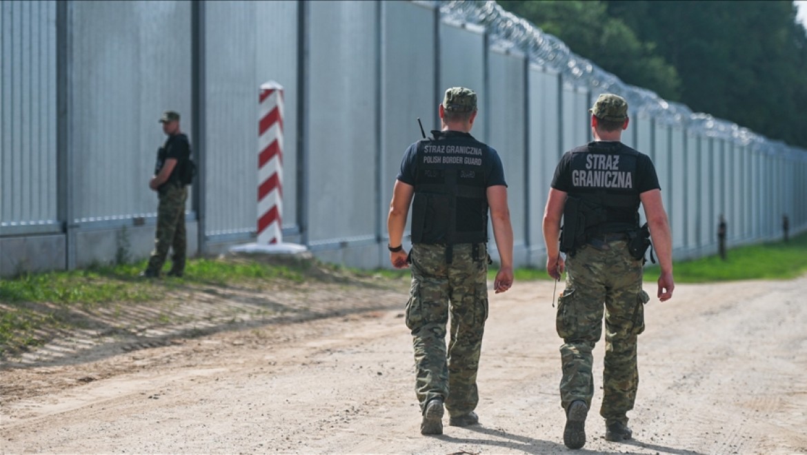 Polonya, Belarus sınırını Belarus ve Rusya'dan gelen yük trafiğine kapattı