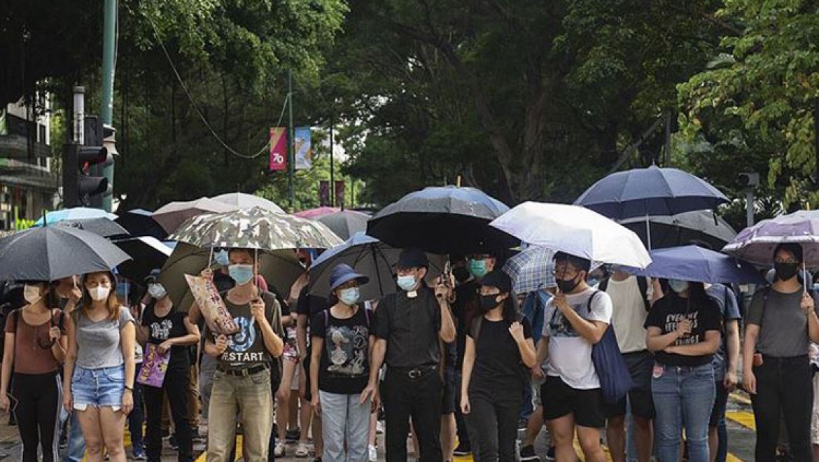 Hong Kong'da protestocular taktik değiştirdi