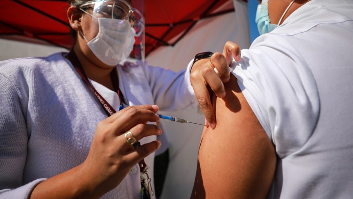 Dünya genelinde 3 milyar 690 milyon dozdan fazla Kovid-19 aşısı yapıldı