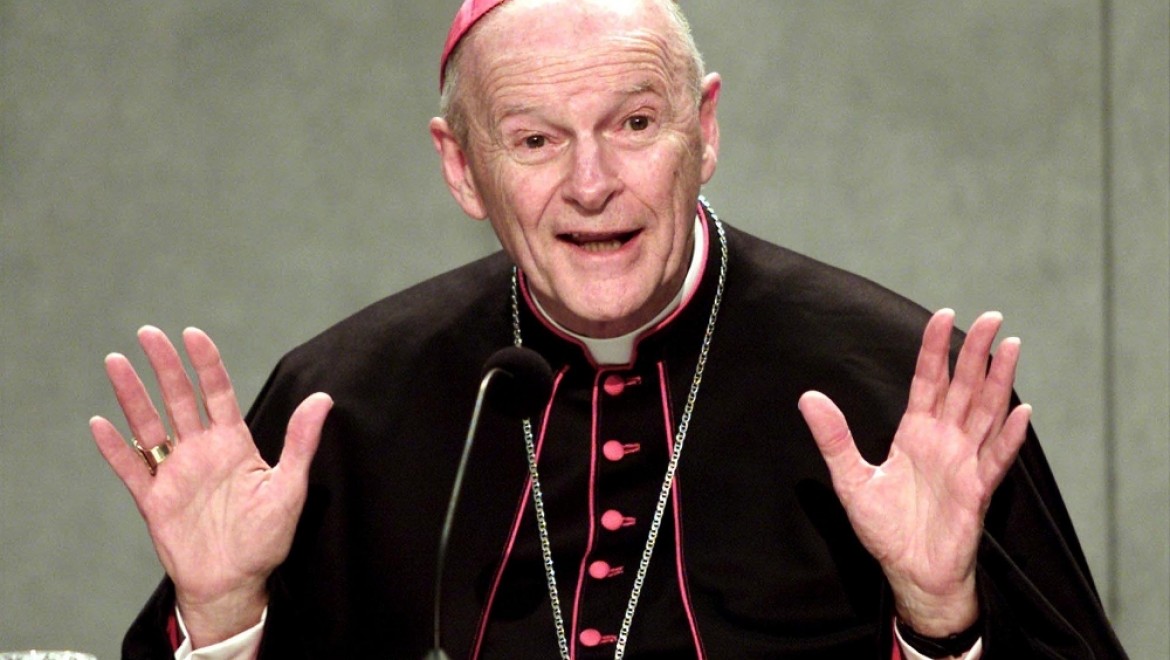 Vatikan İlk Defa Bir Kardinali Cinsel Taciz İddiasıyla Kovdu