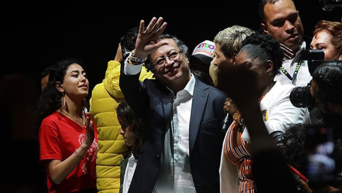 Kolombiya'da cumhurbaşkanı seçimini kazanan Gustavo Petro'yu zor bir dönem bekliyor