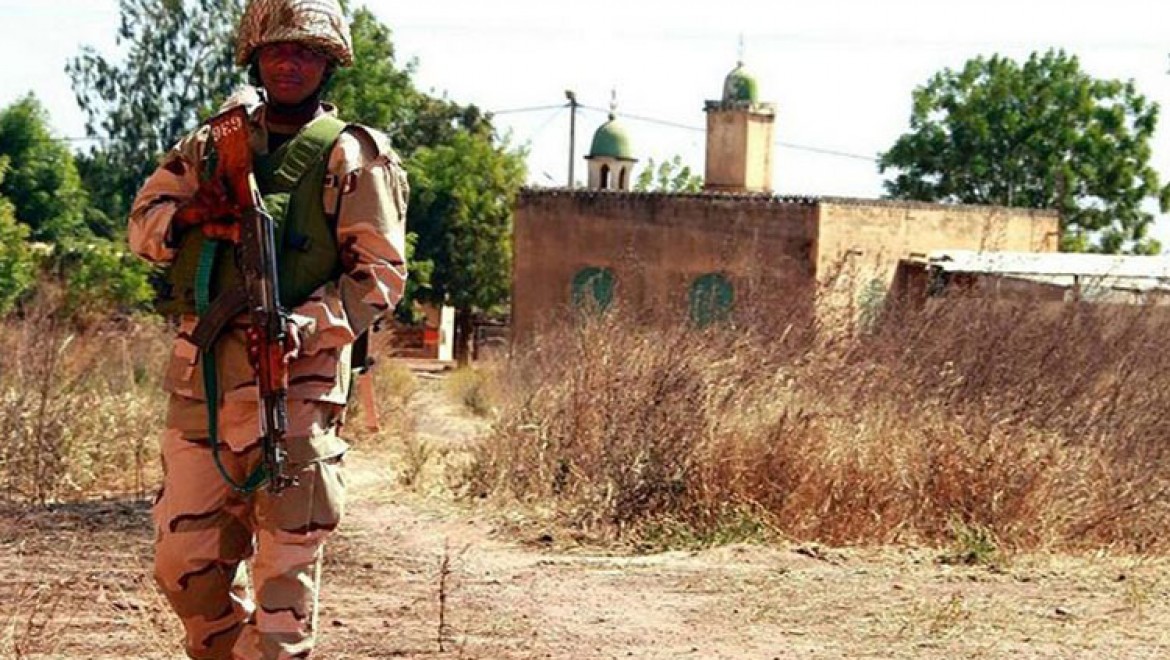 Nijerya'da camiyi basan silahlı grup 17 kişiyi kaçırdı