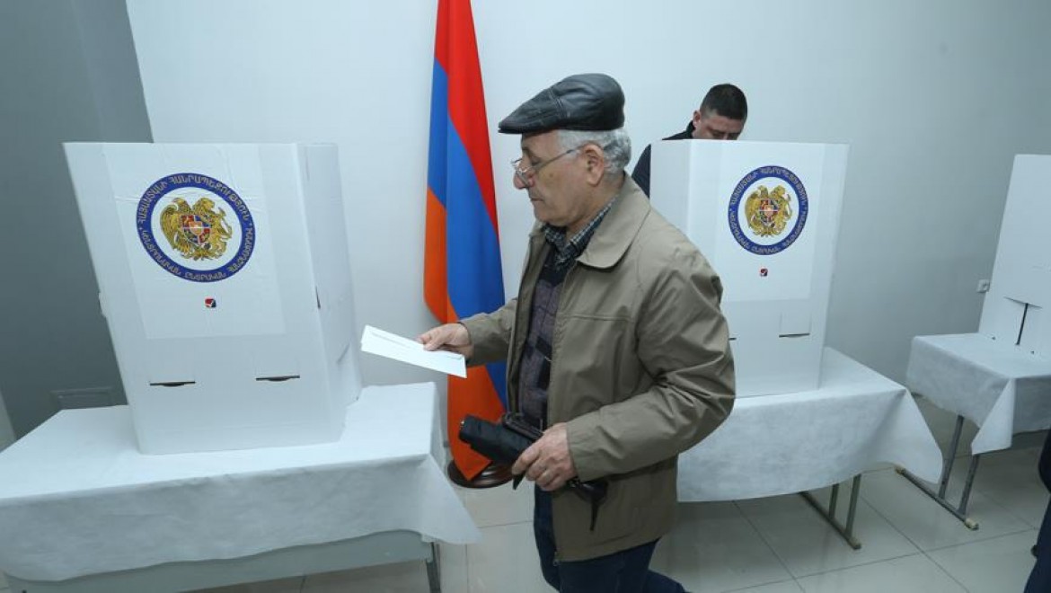 Ermenistan Erken Seçime Gidiyor