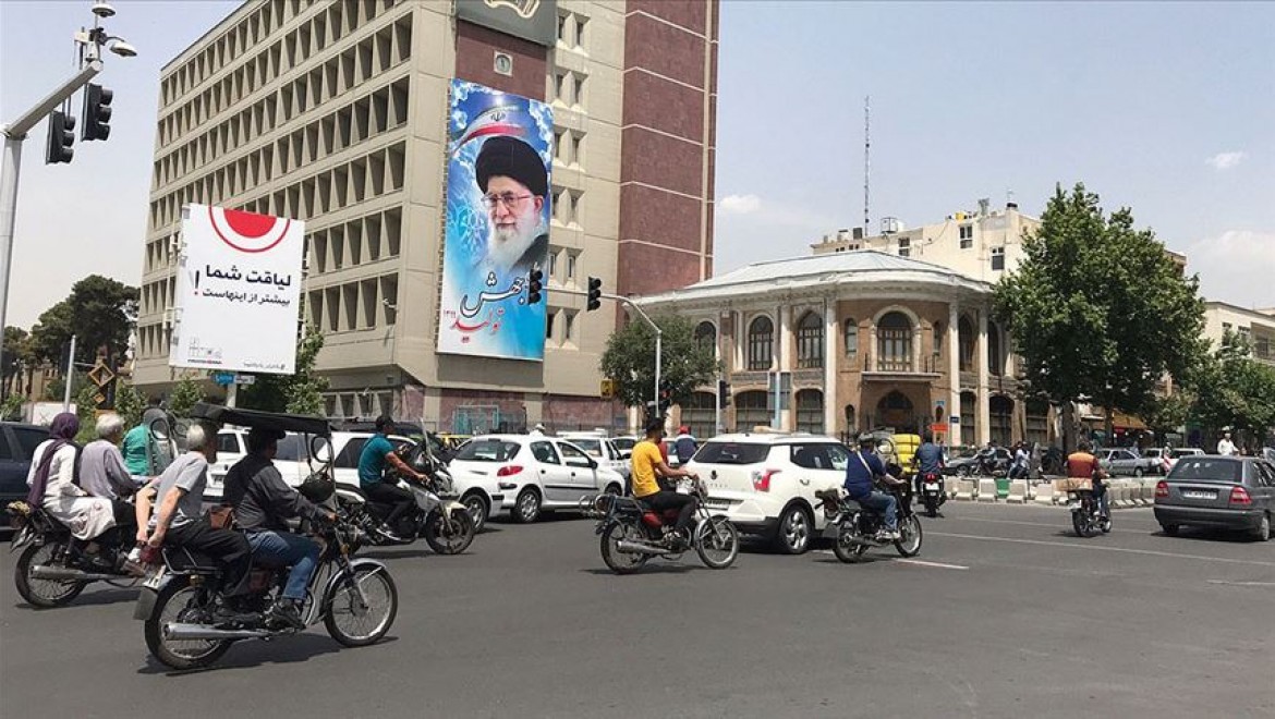 Tahran'da acı Kovid-19 tablosu: Uyuşturucu bağımlılığı patladı, polis çaresiz