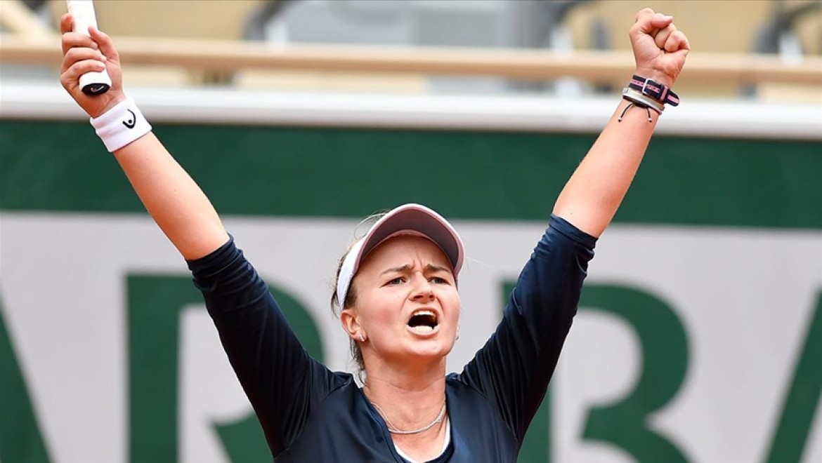 Çek tenisçi Krejcikova Fransa Açık'ta yarı finalde