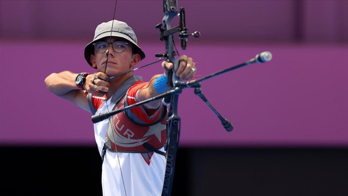 2020 Tokyo Olimpiyat Oyunları'nda milli okçu Mete Gazoz, çeyrek finale yükseldi