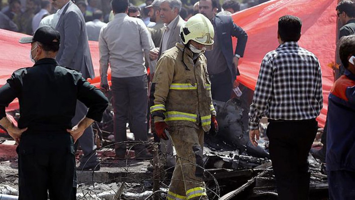 İran'da yolcu uçağı düştü