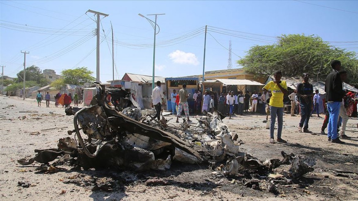 Somali'de bomba yüklü araçla askeri üsse saldırı: 7 ölü