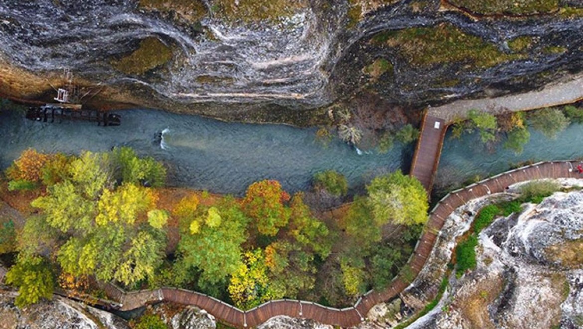 Tohma Kanyonu sonbahar renklerine büründü