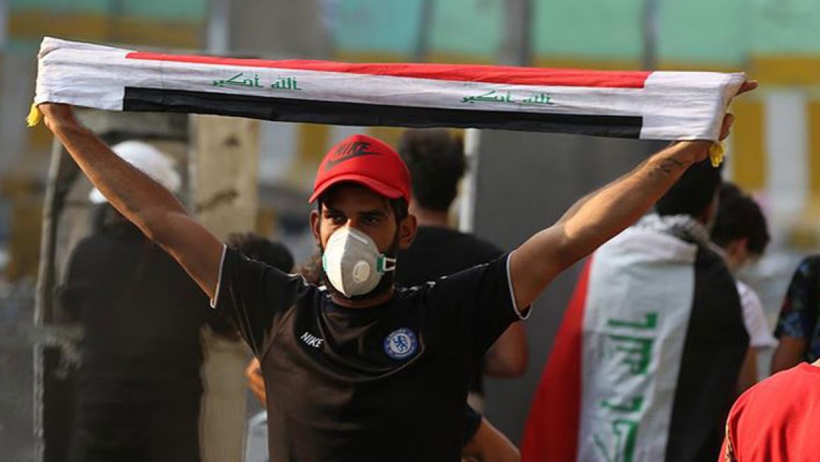 Irak'ta göstericiler Kerbela İl Meclis binasına girmeye çalıştı