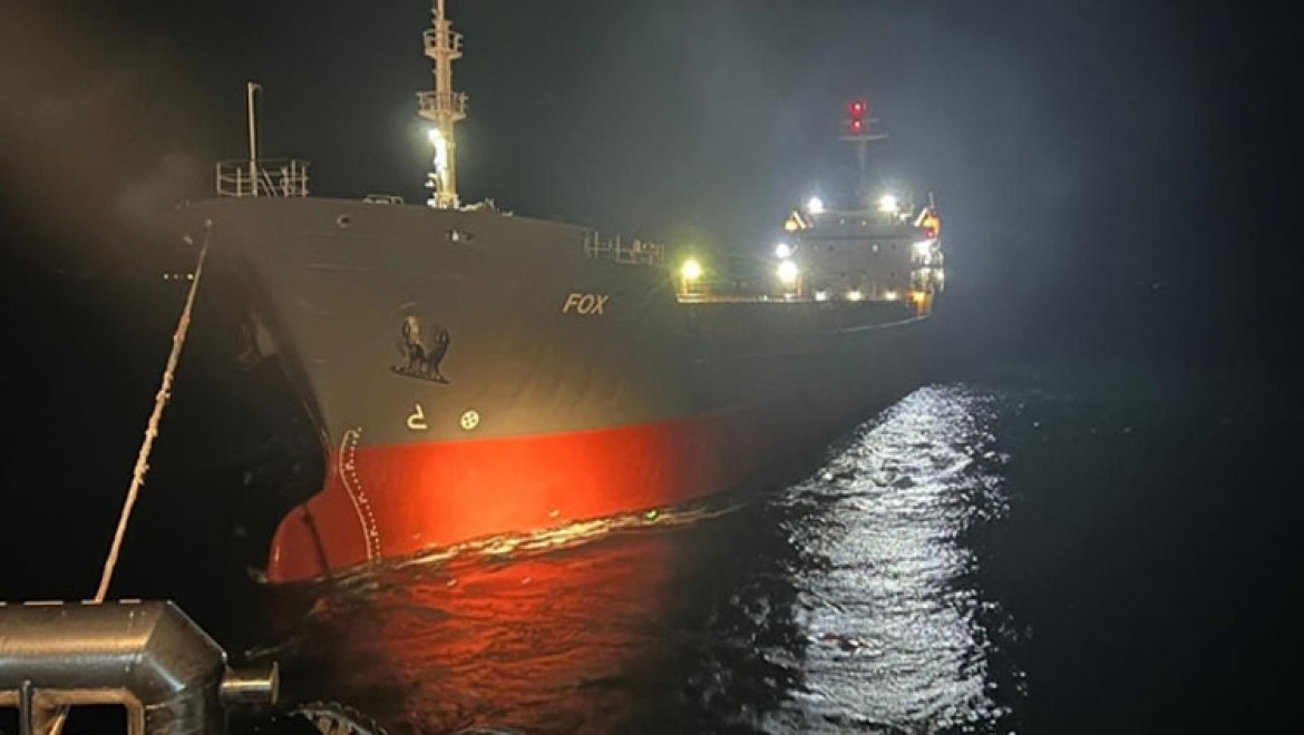 İstanbul Boğazı'nda arızalanan kargo gemisi Ahırkapı'ya demirletildi
