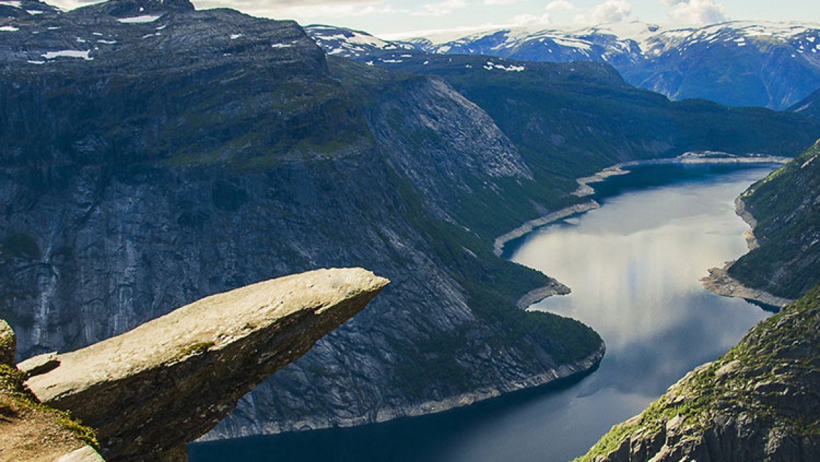 Büyüleyici Fiyortlarıyla Ünlü Bir İskandinavya Ülkesi Norveç