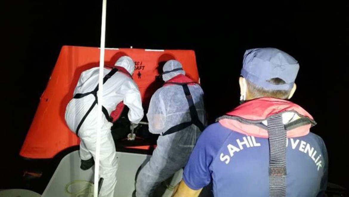 Muğla'da Türk kara sularına itilen yabancı uyruklu 9 kişi kurtarıldı