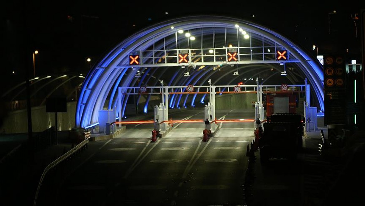Avrasya Tüneli'nde Şüpheli Paket Alarmı: Trafiğe Kapatıldı
