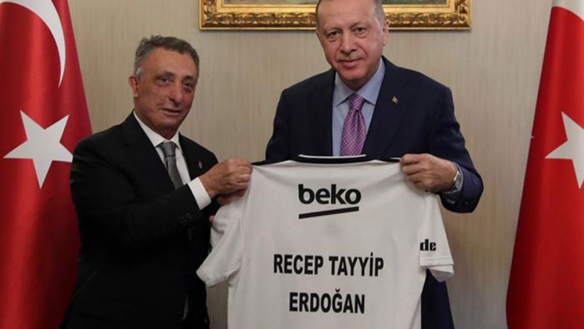 Cumhurbaşkanı Erdoğan, Beşiktaş Kulübü Başkanı Çebi'yi kabul etti