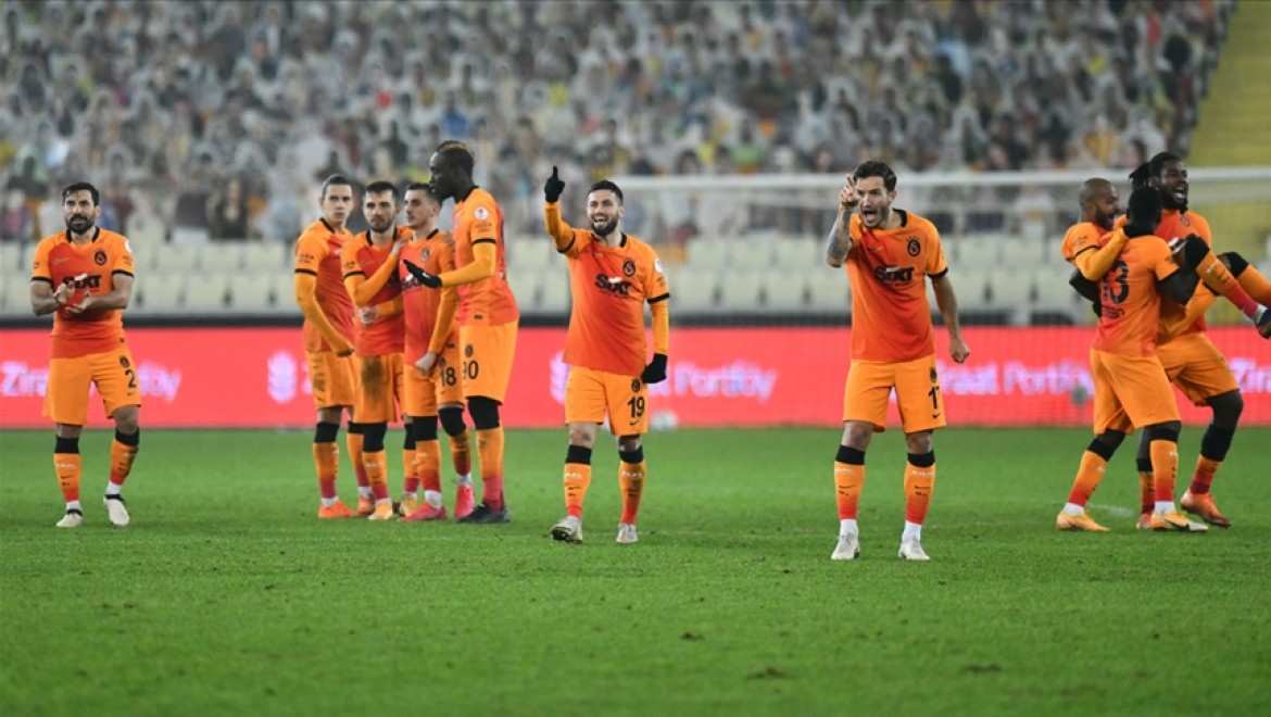 Galatasaray derbi maçın hazırlıklarını tamamladı