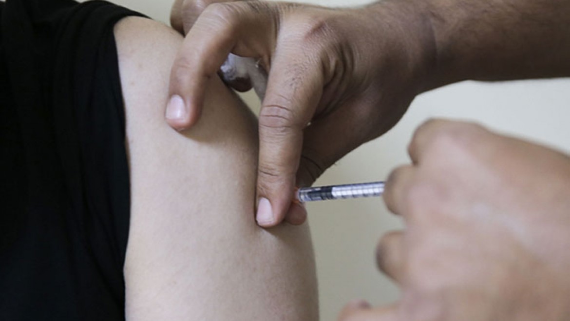 Sağlık Bakanı Koca: İlk doz aşısını yaptırmayanların sayısı 22 milyon 344 bin 407'ye indi