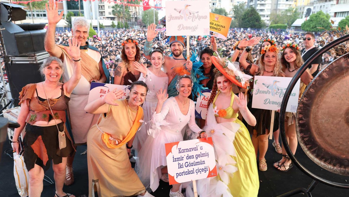 Milyonlarca Kişi Karnaval için Adana'da Buluştu