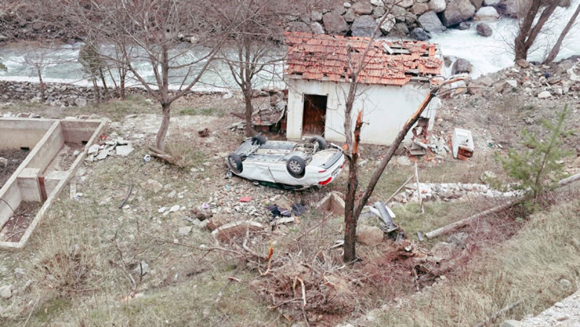 Gümüşhane'de Trafik Kazası: 3 Yaralı