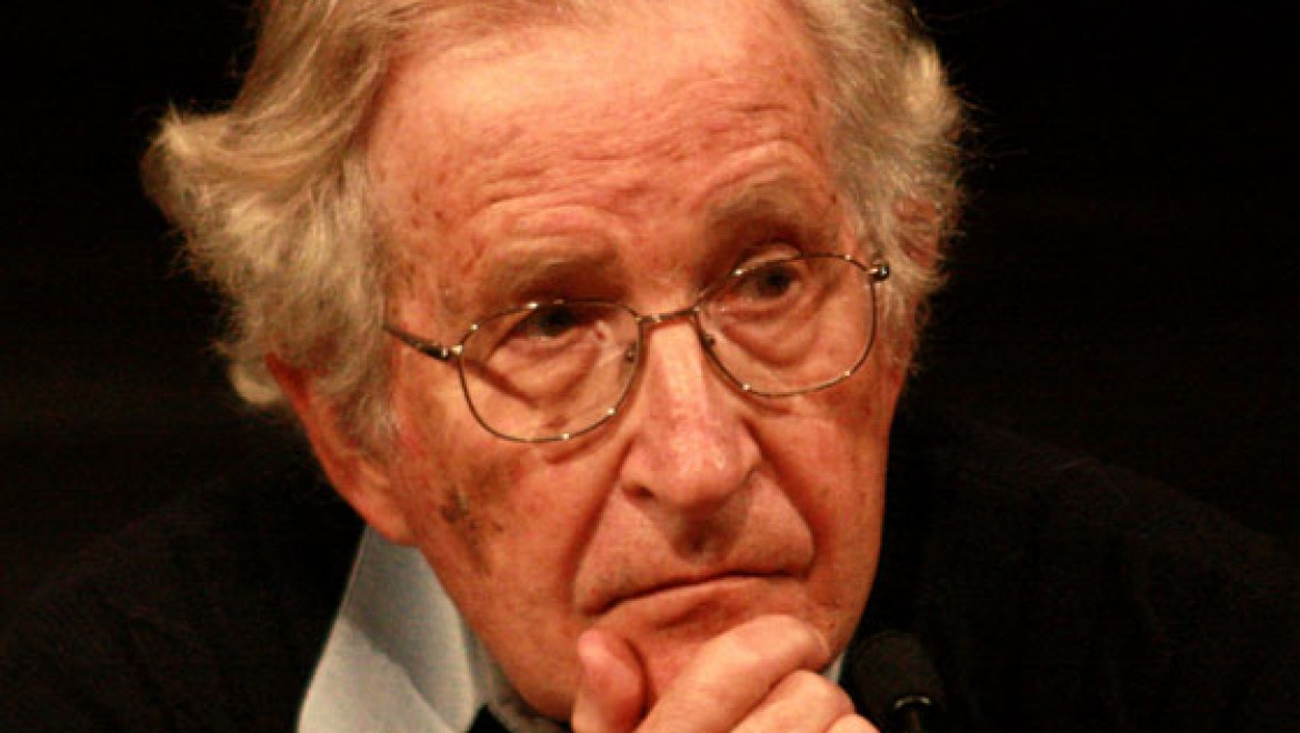 Chomsky'den Trump-Hitler benzetmesi