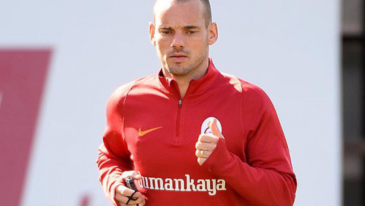 Sneijder'in tedavisi sürüyor
