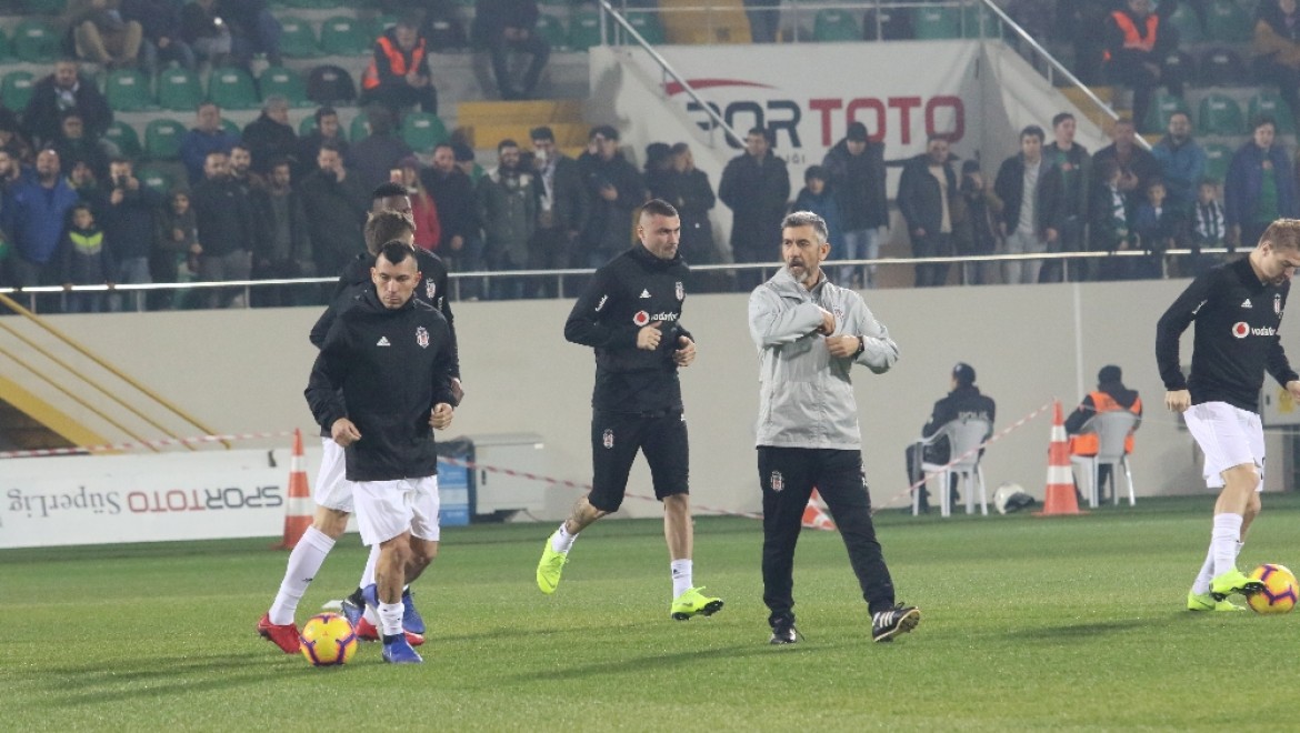 Beşiktaş Taraftarı Burak'ı Tribüne çağırmadı