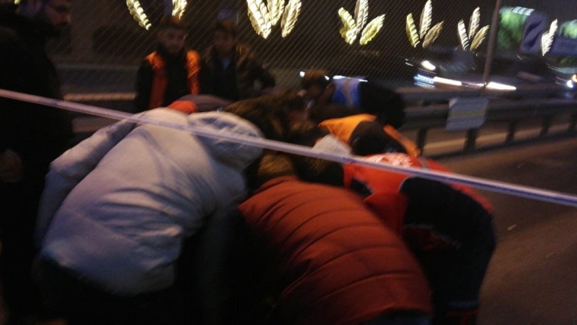 Edirnekapı'da Metrobüs Yolcuya çarptı