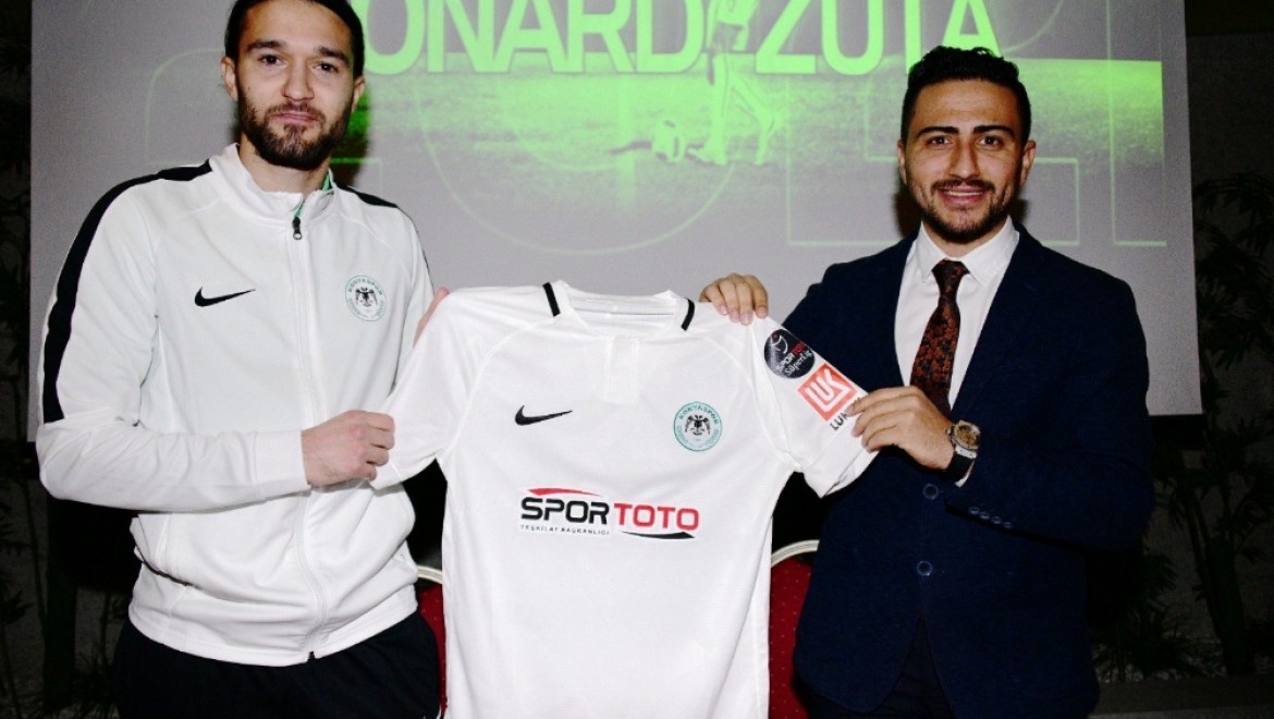 Atiker Konyaspor’a Makedon Sol Bek