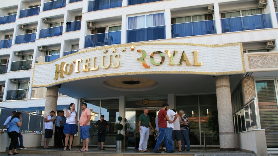 Marmaris'te otelde rezervasyon skandalı