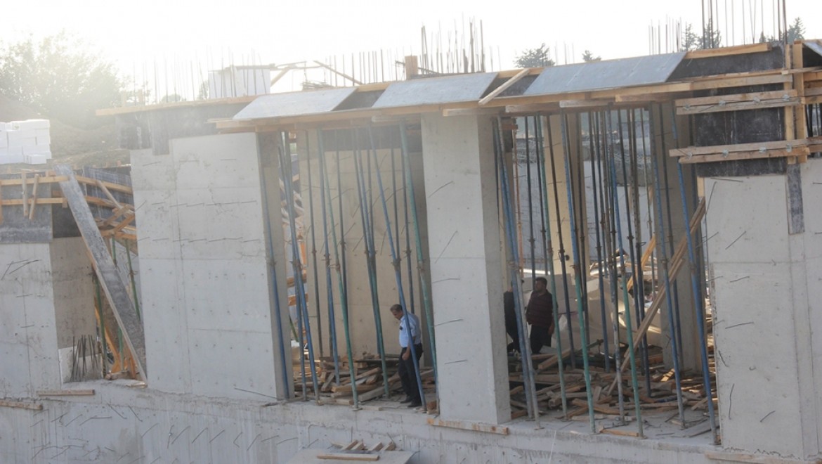 Okul inşaatının çökmesiyle ilgili 5 gözaltı