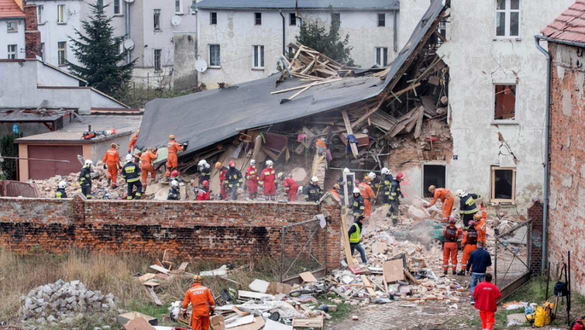 Polonya'da bina çöktü: 6 ölü