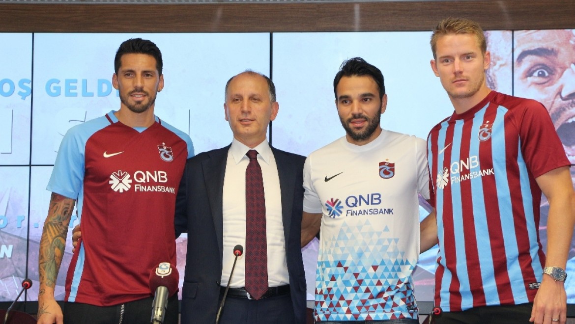 Trabzonspor, yeni transferlerine imza attırdı