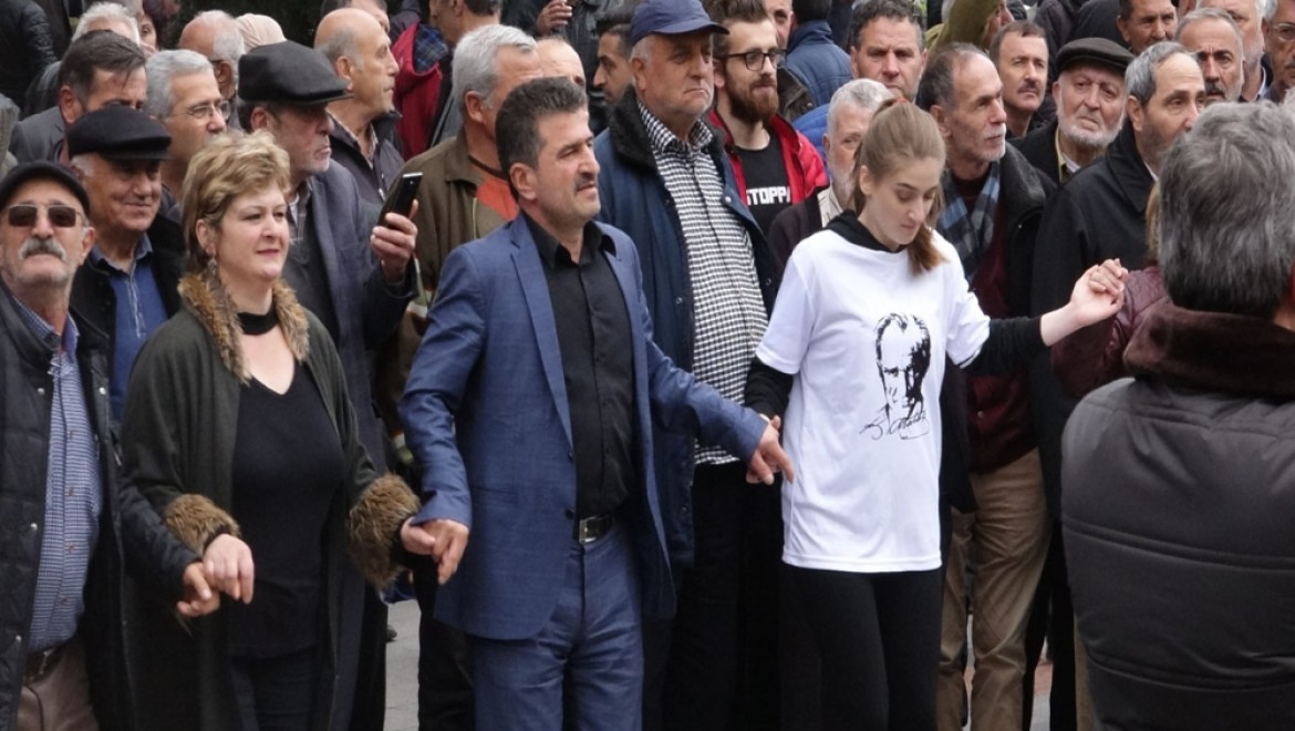 İmamoğlu’nun Memleketi Trabzon’da Horonlu Kutlama