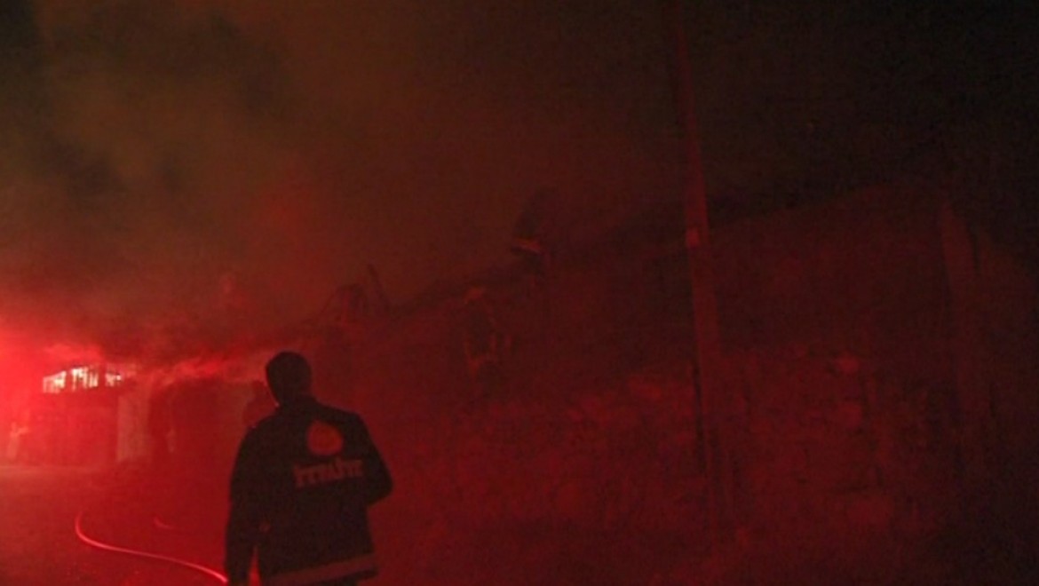 Isparta'daki Solucan Gübresi üretim Tesisinde Büyük Yangın