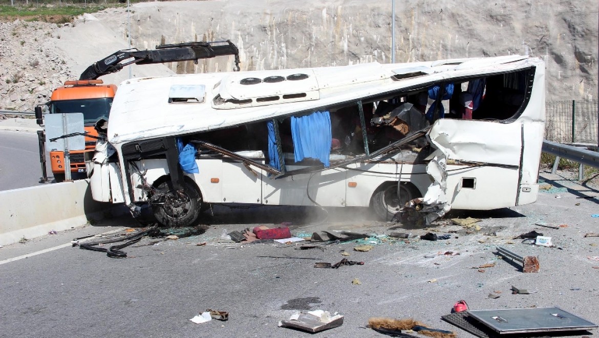 İzmir Valiliği: Kazada 34 Kişi Yaralandı