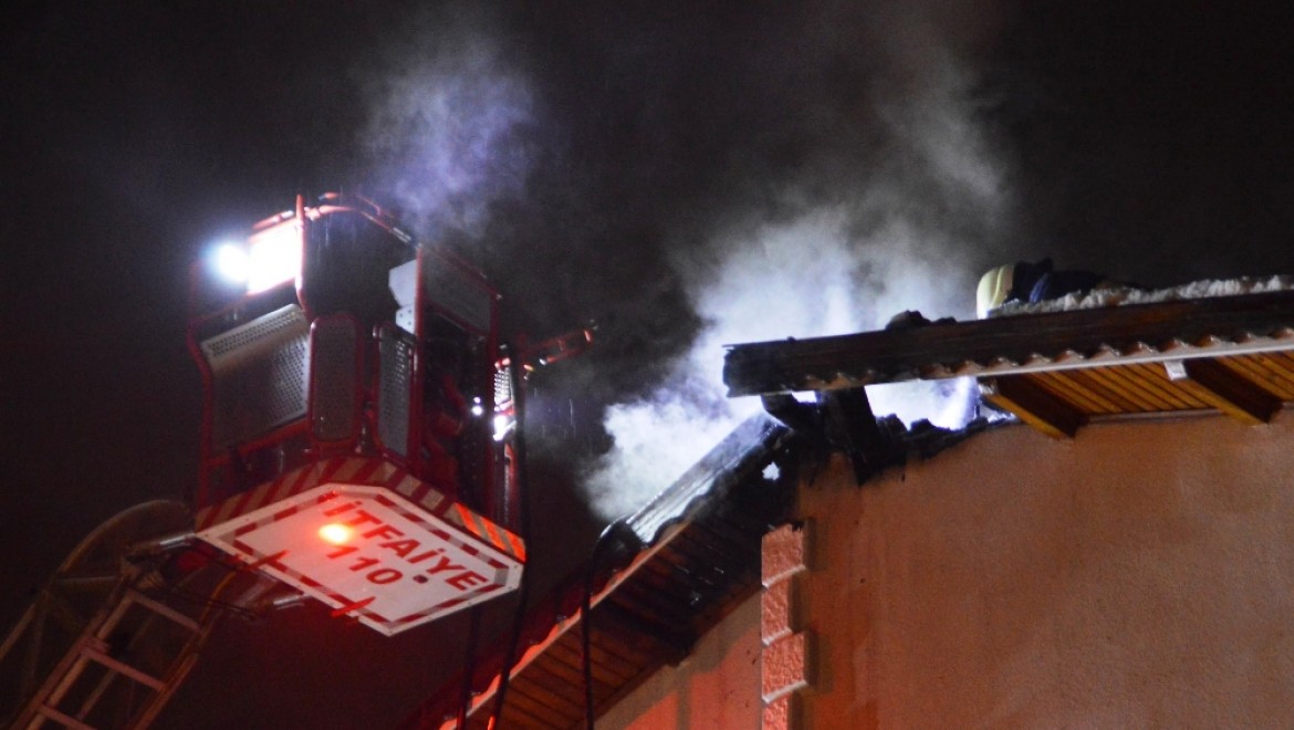 Kastamonu’da İki Katlı Evde çıkan Yangın Korkuttu