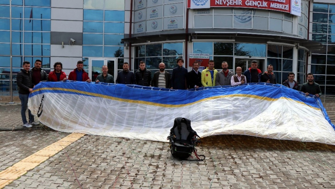Nevşehir'de Yamaç Paraşütü Kursu Açıldı