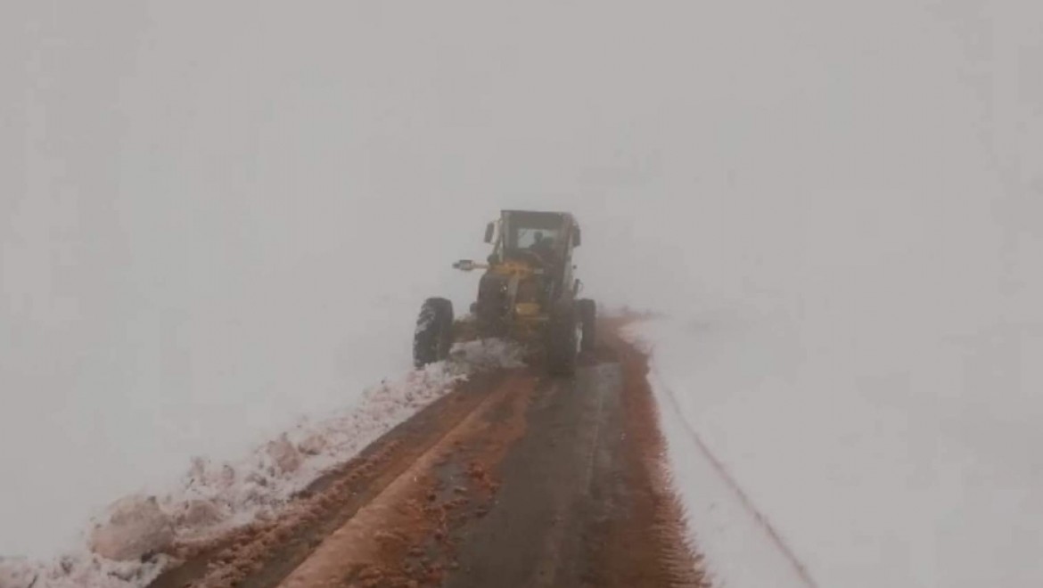 Siirt’te 14 Köy Yolu Kar Nedeniyle Ulaşıma Kapandı